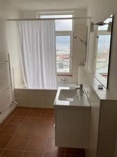 Prenájom bytu 5-izbový 147 m², Lübeck, Šlezvicko-Holštajnsko Prenájom bytu 5-izbový 147 m², Lübeck, Šlezvicko-Holštajnsko