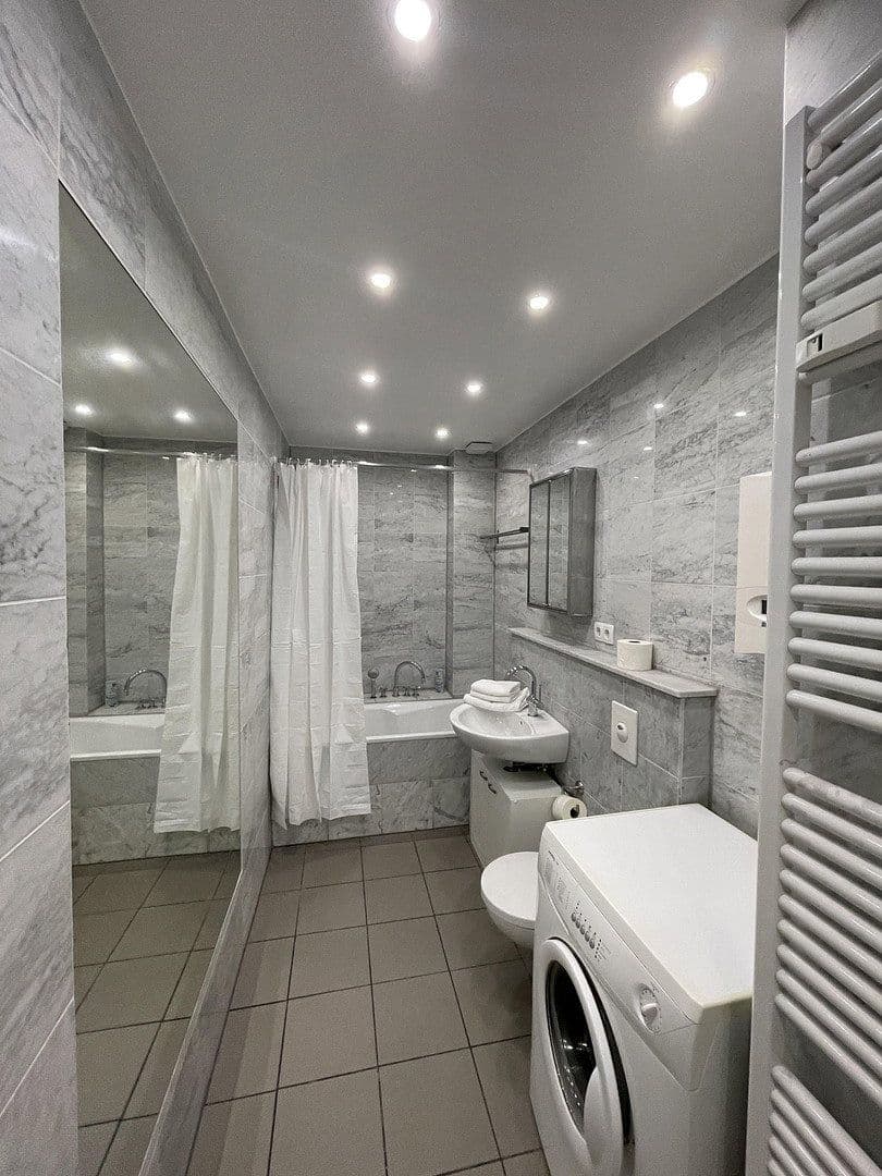 Predaj bytu 2-izbový 57 m², Berger Str. 23, Düsseldorf, Severné Porýnie - Westfálsko Predaj bytu 2-izbový 57 m², Berger Str. 23, Düsseldorf, Severné Porýnie - Westfálsko