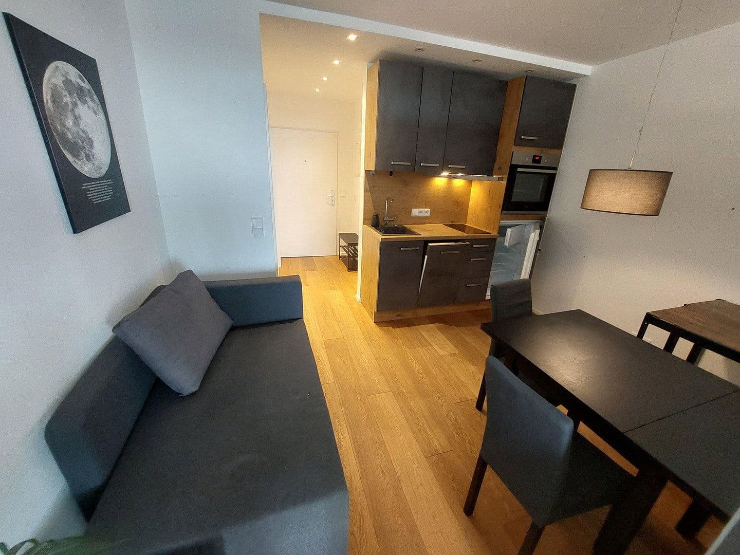 Prenájom bytu 1-izbový 36 m², Thersienhöhe 6c, München - Schwanthalerhöhe, Bavorsko Prenájom bytu 1-izbový 36 m², Thersienhöhe 6c, München - Schwanthalerhöhe, Bavorsko