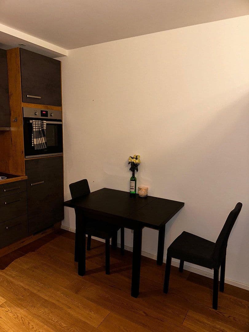 Prenájom bytu 1-izbový 36 m², Thersienhöhe 6c, München - Schwanthalerhöhe, Bavorsko Prenájom bytu 1-izbový 36 m², Thersienhöhe 6c, München - Schwanthalerhöhe, Bavorsko