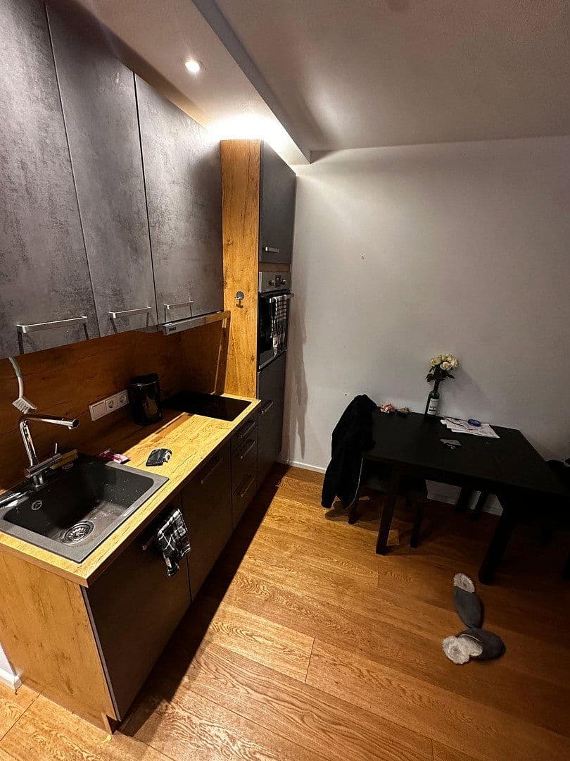 Prenájom bytu 1-izbový 36 m², Thersienhöhe 6c, München - Schwanthalerhöhe, Bavorsko Prenájom bytu 1-izbový 36 m², Thersienhöhe 6c, München - Schwanthalerhöhe, Bavorsko