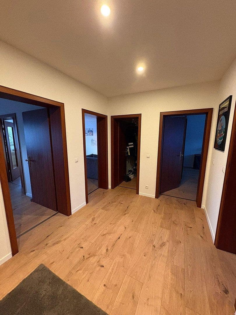 Prenájom bytu 4-izbový 119 m², Moselstraße 9, Nentershausen, Porýnie-Falcko Prenájom bytu 4-izbový 119 m², Moselstraße 9, Nentershausen, Porýnie-Falcko