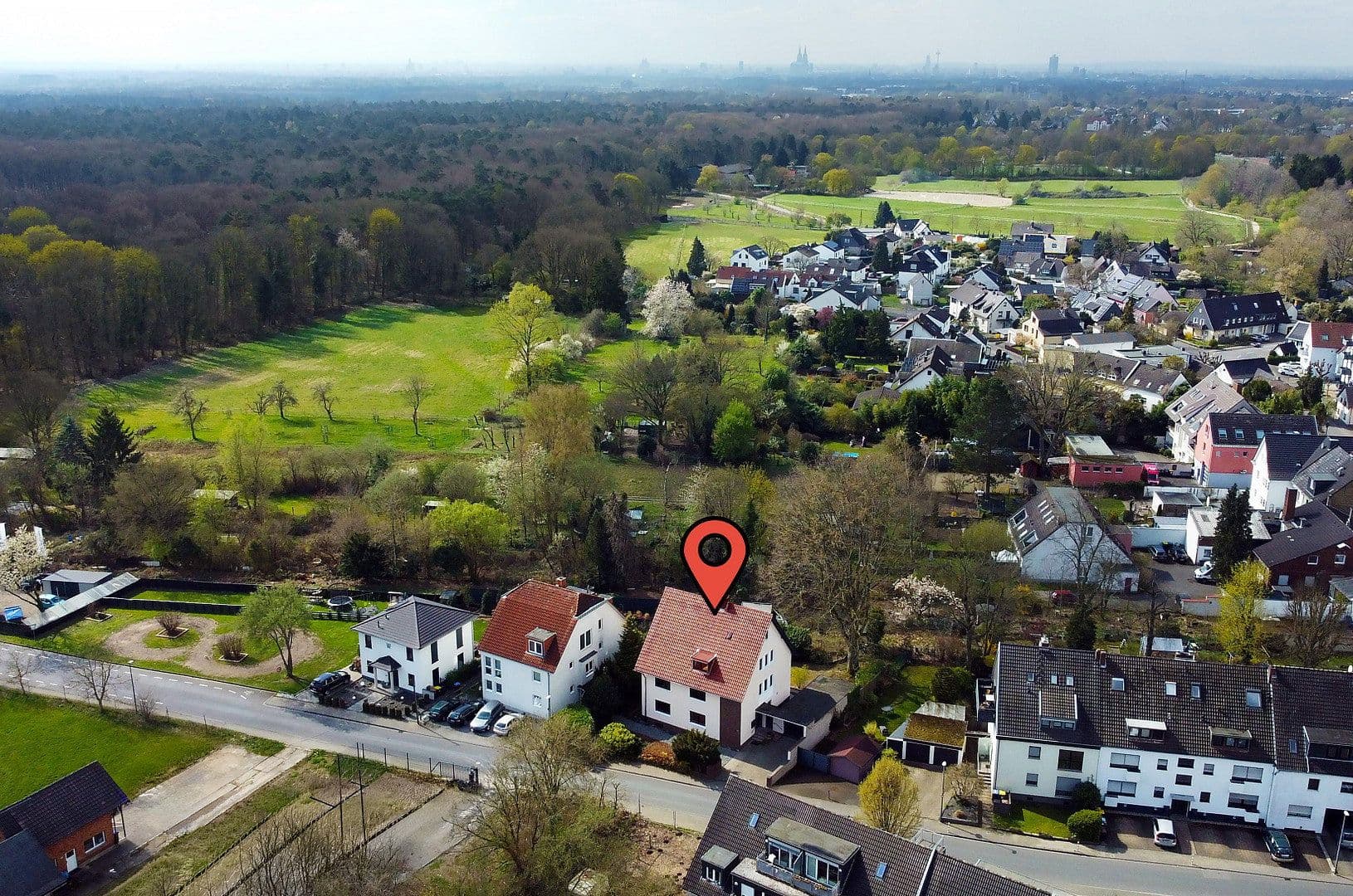 Predaj domu 306 m², pozemek 673 m², Penningsfelder Weg 89, Köln, Severné Porýnie - Westfálsko Predaj domu 306 m², pozemek 673 m², Penningsfelder Weg 89, Köln, Severné Porýnie - Westfálsko