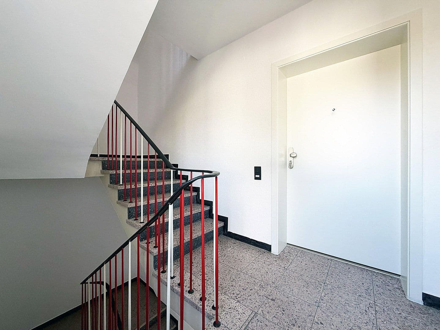 Predaj domu 306 m², pozemek 673 m², Penningsfelder Weg 89, Köln, Severné Porýnie - Westfálsko Predaj domu 306 m², pozemek 673 m², Penningsfelder Weg 89, Köln, Severné Porýnie - Westfálsko