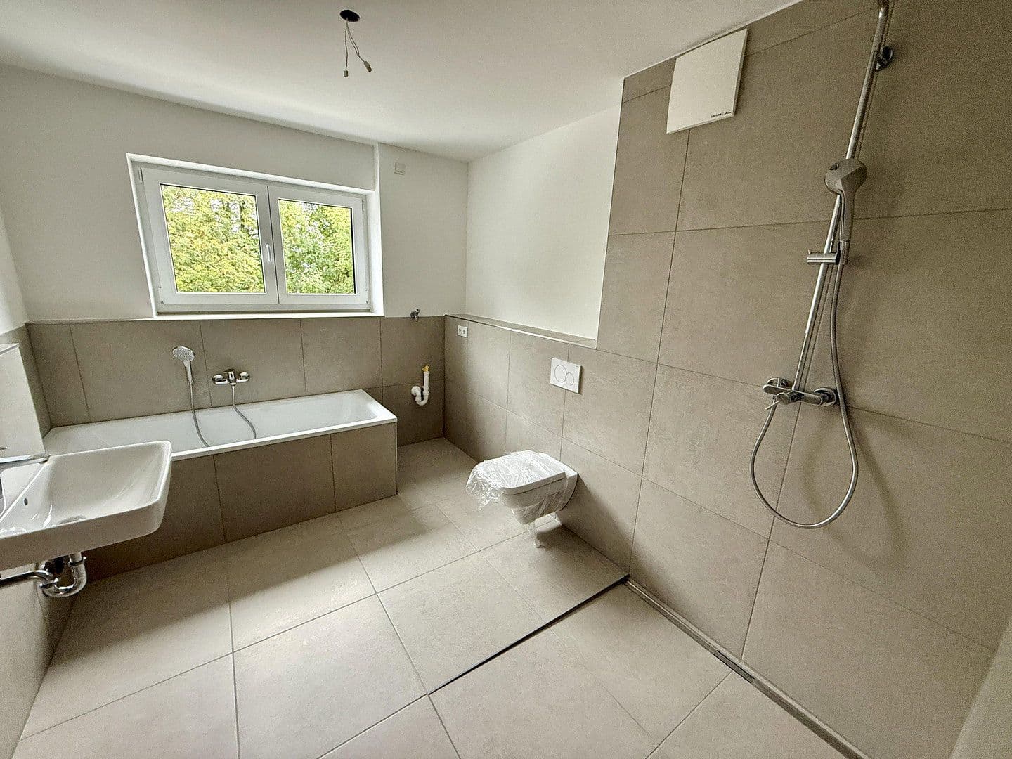 Prenájom bytu 3-izbový 92 m², Neunkirchen-Seelscheid, Severné Porýnie - Westfálsko Prenájom bytu 3-izbový 92 m², Neunkirchen-Seelscheid, Severné Porýnie - Westfálsko