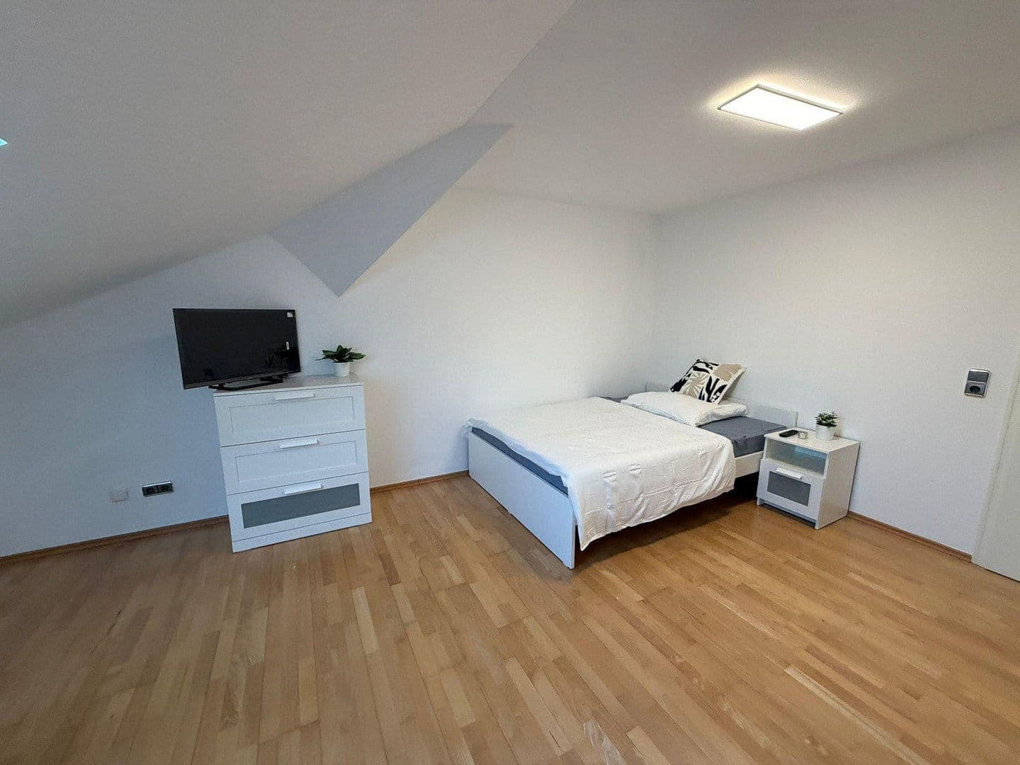 Prenájom bytu 1-izbový 297 m², Wörthstraße 1B, Bamberg, Bavorsko Prenájom bytu 1-izbový 297 m², Wörthstraße 1B, Bamberg, Bavorsko