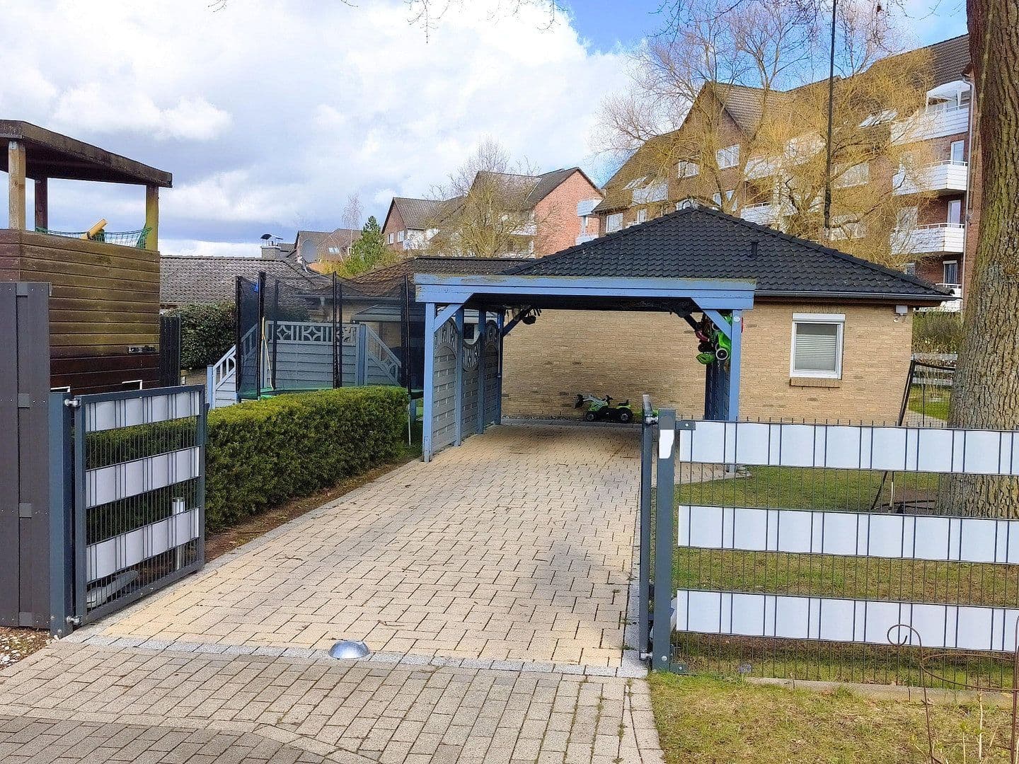 Predaj domu 120 m², pozemek 697 m², Schwerin, Meklenbursko-Predpomoransko Predaj domu 120 m², pozemek 697 m², Schwerin, Meklenbursko-Predpomoransko