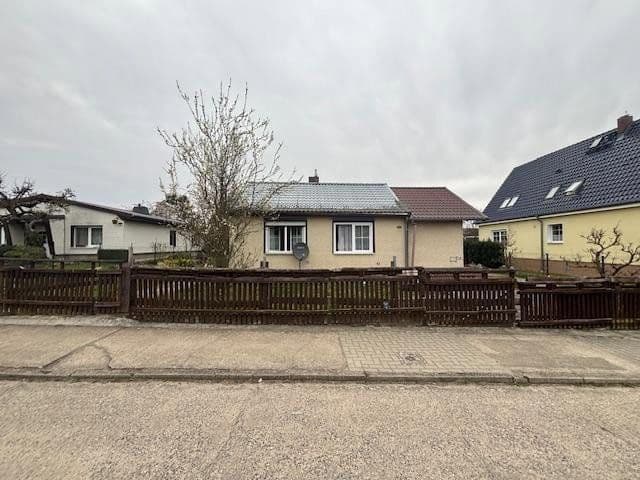 Predaj domu 81 m², pozemek 579 m², Sandbacher Weg 7, Berlin, Berlín Predaj domu 81 m², pozemek 579 m², Sandbacher Weg 7, Berlin, Berlín