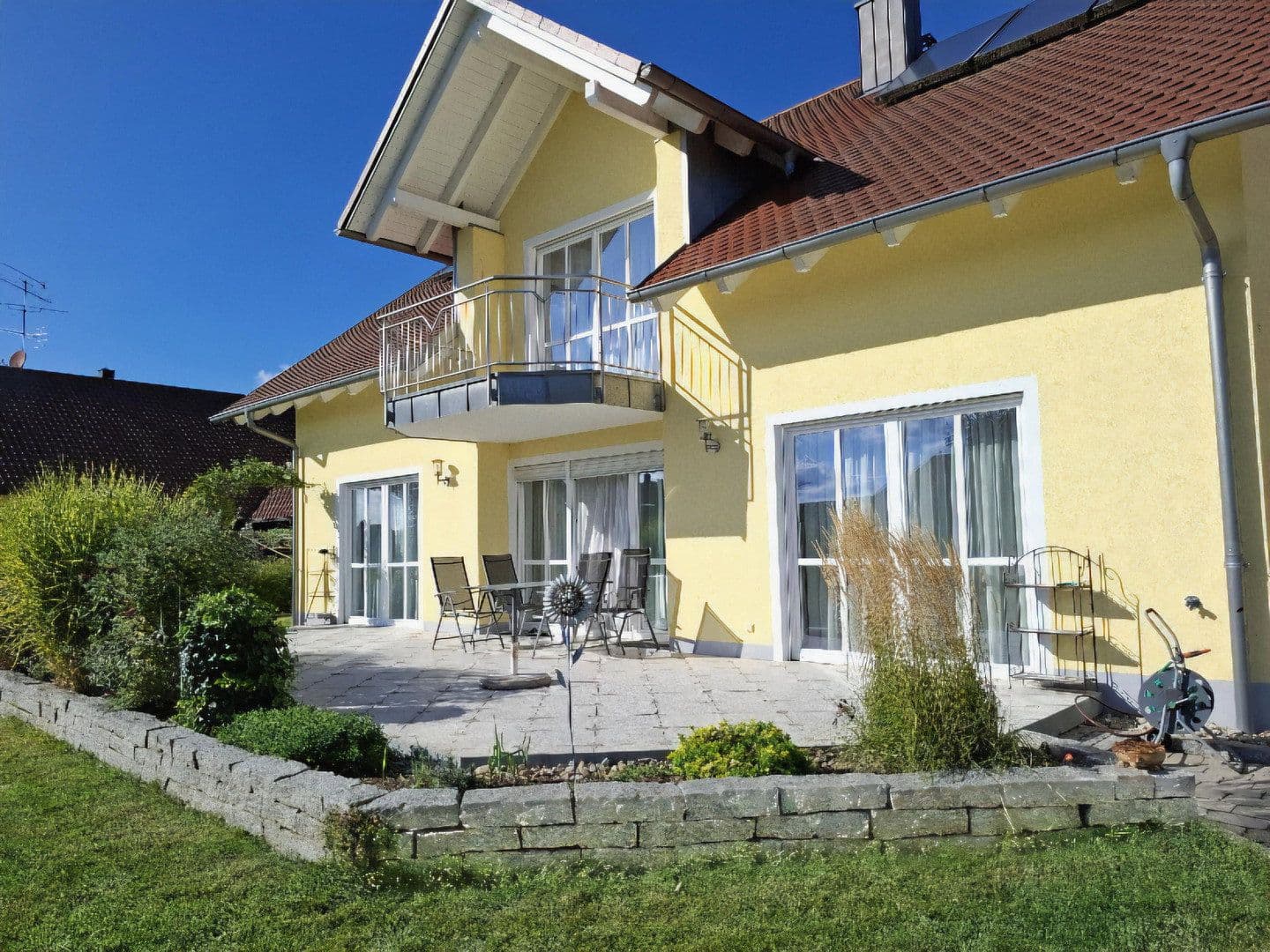 Predaj domu 218 m², pozemek 1.459 m², Hausen, Bavorsko Predaj domu 218 m², pozemek 1.459 m², Hausen, Bavorsko