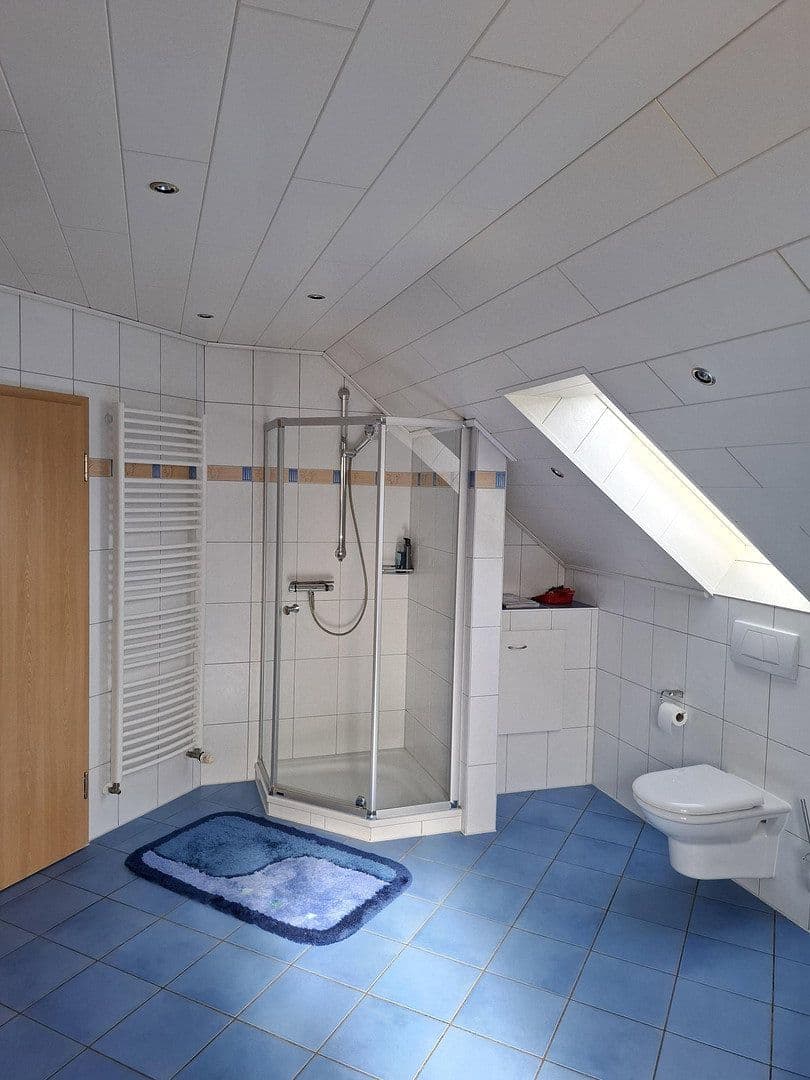 Predaj domu 218 m², pozemek 1.459 m², Hausen, Bavorsko Predaj domu 218 m², pozemek 1.459 m², Hausen, Bavorsko