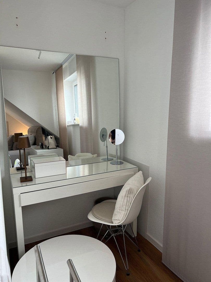 Prenájom bytu 3-izbový 102 m², Schwäbisch Hall, Bádensko-Wurttembersko Prenájom bytu 3-izbový 102 m², Schwäbisch Hall, Bádensko-Wurttembersko