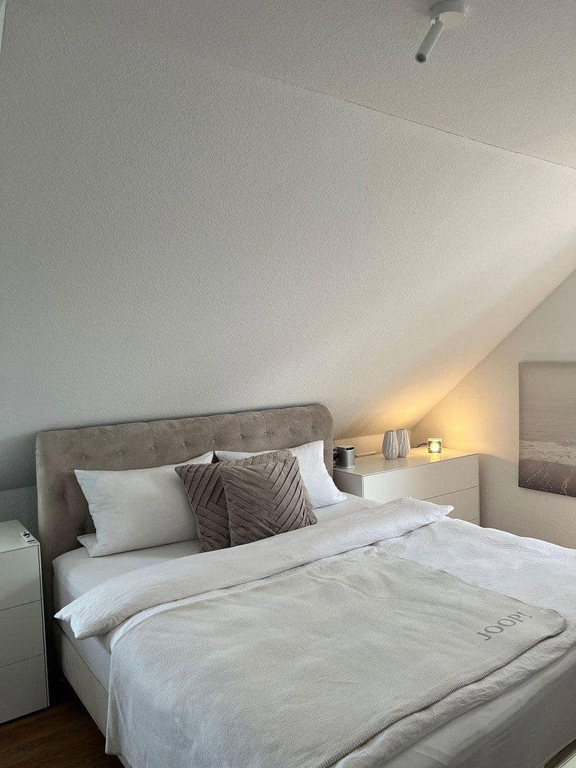 Prenájom bytu 3-izbový 102 m², Schwäbisch Hall, Bádensko-Wurttembersko Prenájom bytu 3-izbový 102 m², Schwäbisch Hall, Bádensko-Wurttembersko