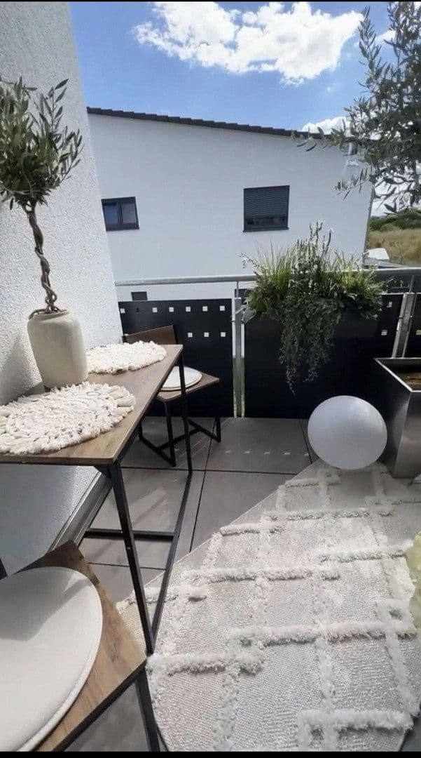 Prenájom bytu 3-izbový 102 m², Schwäbisch Hall, Bádensko-Wurttembersko Prenájom bytu 3-izbový 102 m², Schwäbisch Hall, Bádensko-Wurttembersko