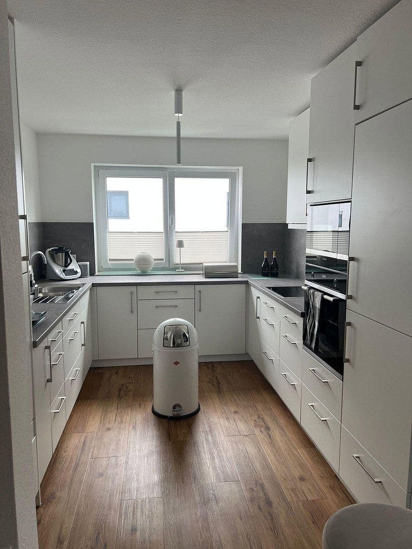 Prenájom bytu 3-izbový 102 m², Schwäbisch Hall, Bádensko-Wurttembersko Prenájom bytu 3-izbový 102 m², Schwäbisch Hall, Bádensko-Wurttembersko