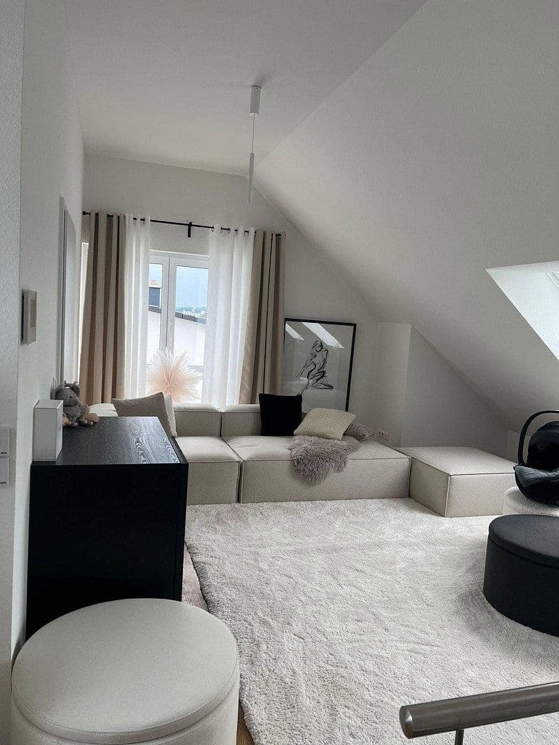 Prenájom bytu 3-izbový 102 m², Schwäbisch Hall, Bádensko-Wurttembersko Prenájom bytu 3-izbový 102 m², Schwäbisch Hall, Bádensko-Wurttembersko