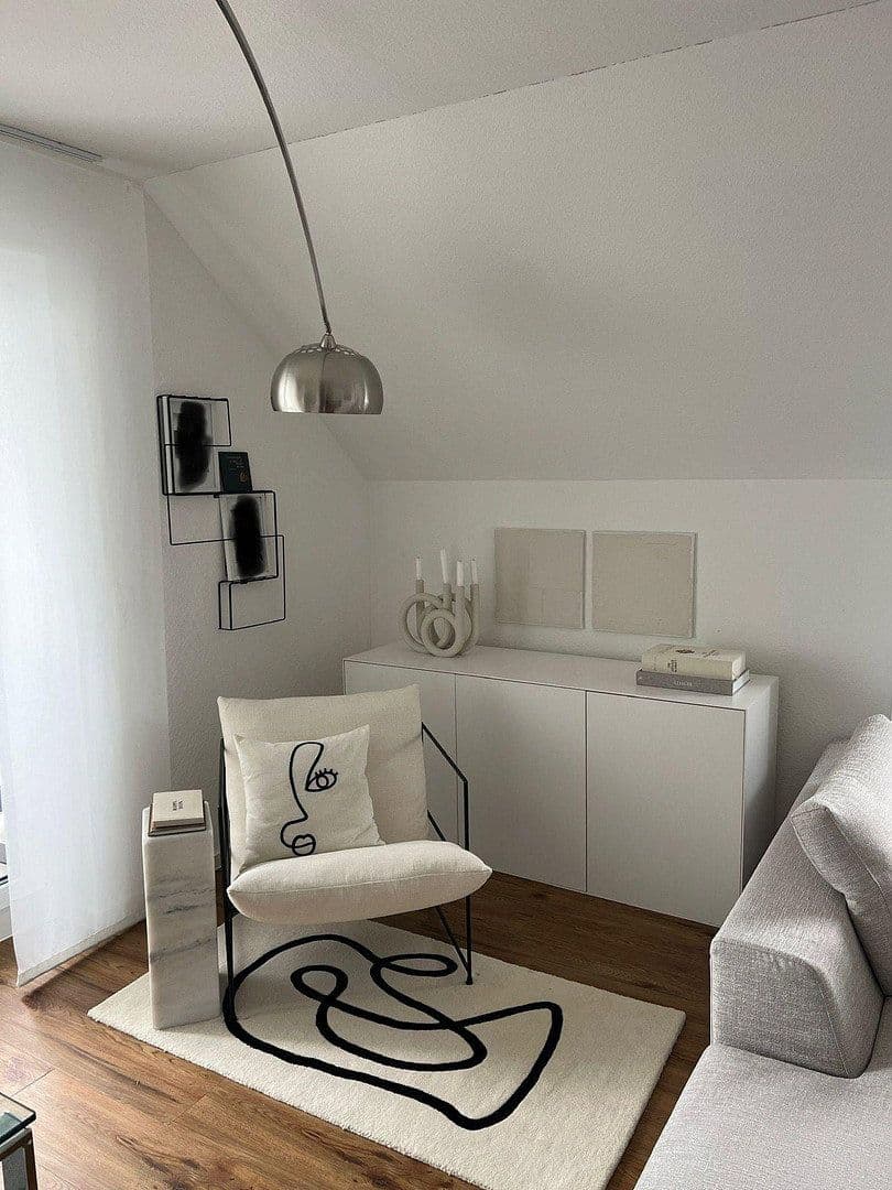 Prenájom bytu 3-izbový 102 m², Schwäbisch Hall, Bádensko-Wurttembersko Prenájom bytu 3-izbový 102 m², Schwäbisch Hall, Bádensko-Wurttembersko