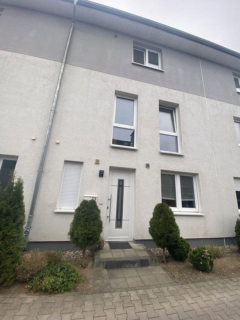 Prenájom domu 124 m², pozemek 250 m², Quickborn, Šlezvicko-Holštajnsko Prenájom domu 124 m², pozemek 250 m², Quickborn, Šlezvicko-Holštajnsko