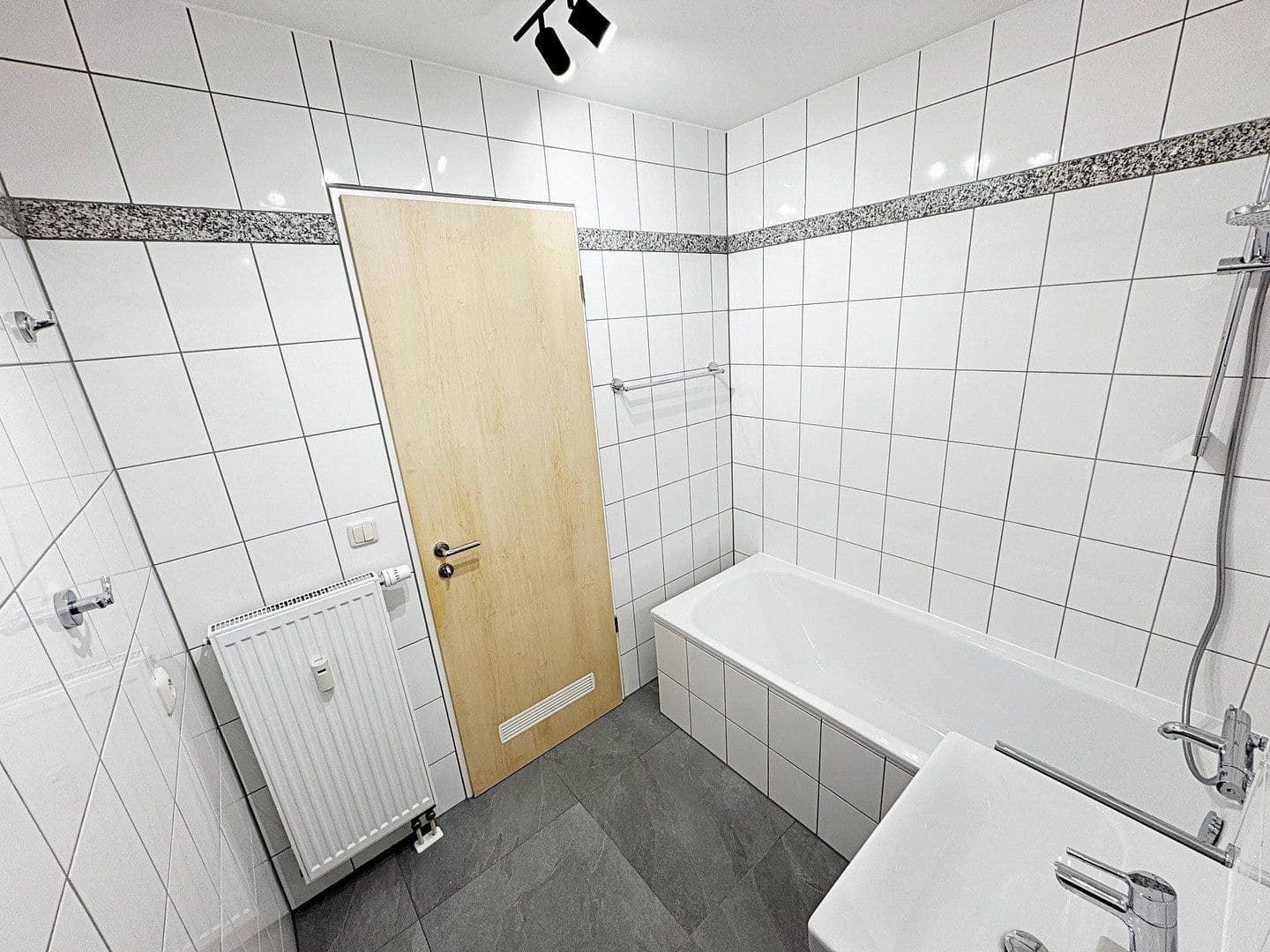 Prenájom bytu 2-izbový 48 m², Landsham bei Kirchheim, Bavorsko Prenájom bytu 2-izbový 48 m², Landsham bei Kirchheim, Bavorsko