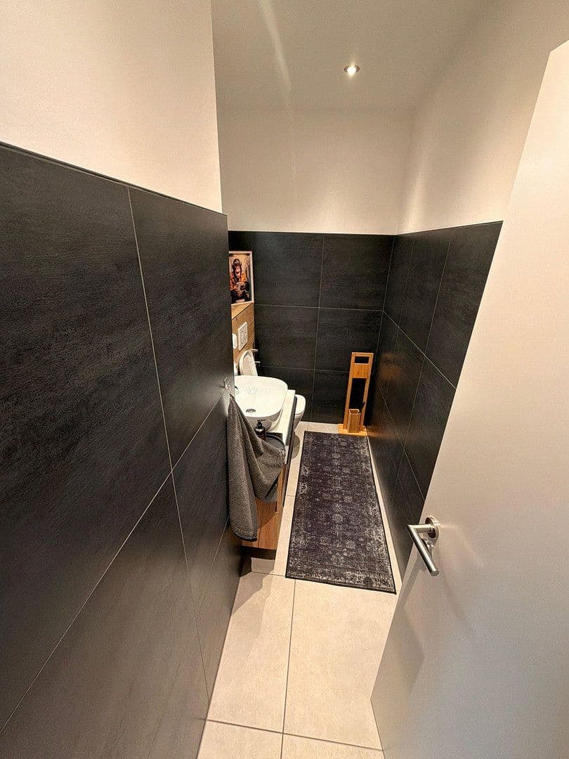 Prenájom domu 190 m², pozemek 311 m², Bruchköbel, Hesensko Prenájom domu 190 m², pozemek 311 m², Bruchköbel, Hesensko