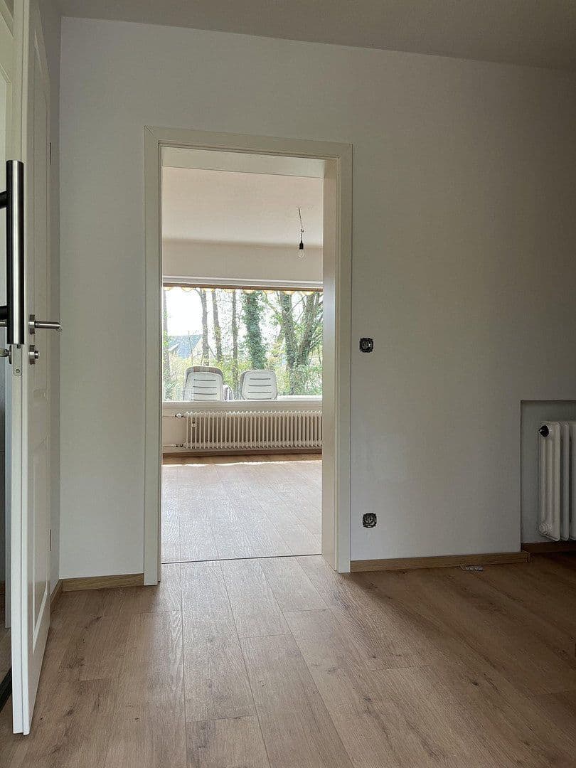 Prenájom domu 135 m², pozemek 720 m², Von-Bezzel Str 24, Erlangen, Bavorsko Prenájom domu 135 m², pozemek 720 m², Von-Bezzel Str 24, Erlangen, Bavorsko