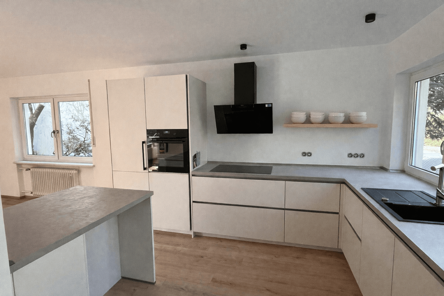 Prenájom domu 135 m², pozemek 720 m², Von-Bezzel Str 24, Erlangen, Bavorsko Prenájom domu 135 m², pozemek 720 m², Von-Bezzel Str 24, Erlangen, Bavorsko