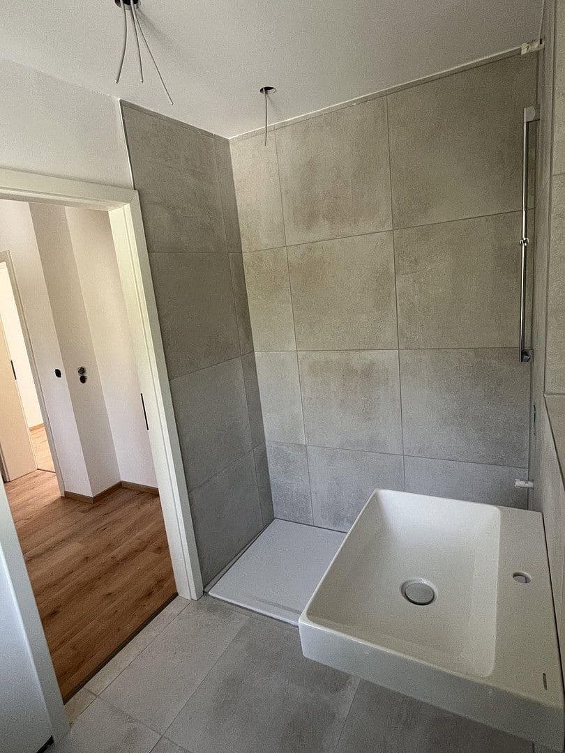 Prenájom domu 135 m², pozemek 720 m², Von-Bezzel Str 24, Erlangen, Bavorsko Prenájom domu 135 m², pozemek 720 m², Von-Bezzel Str 24, Erlangen, Bavorsko