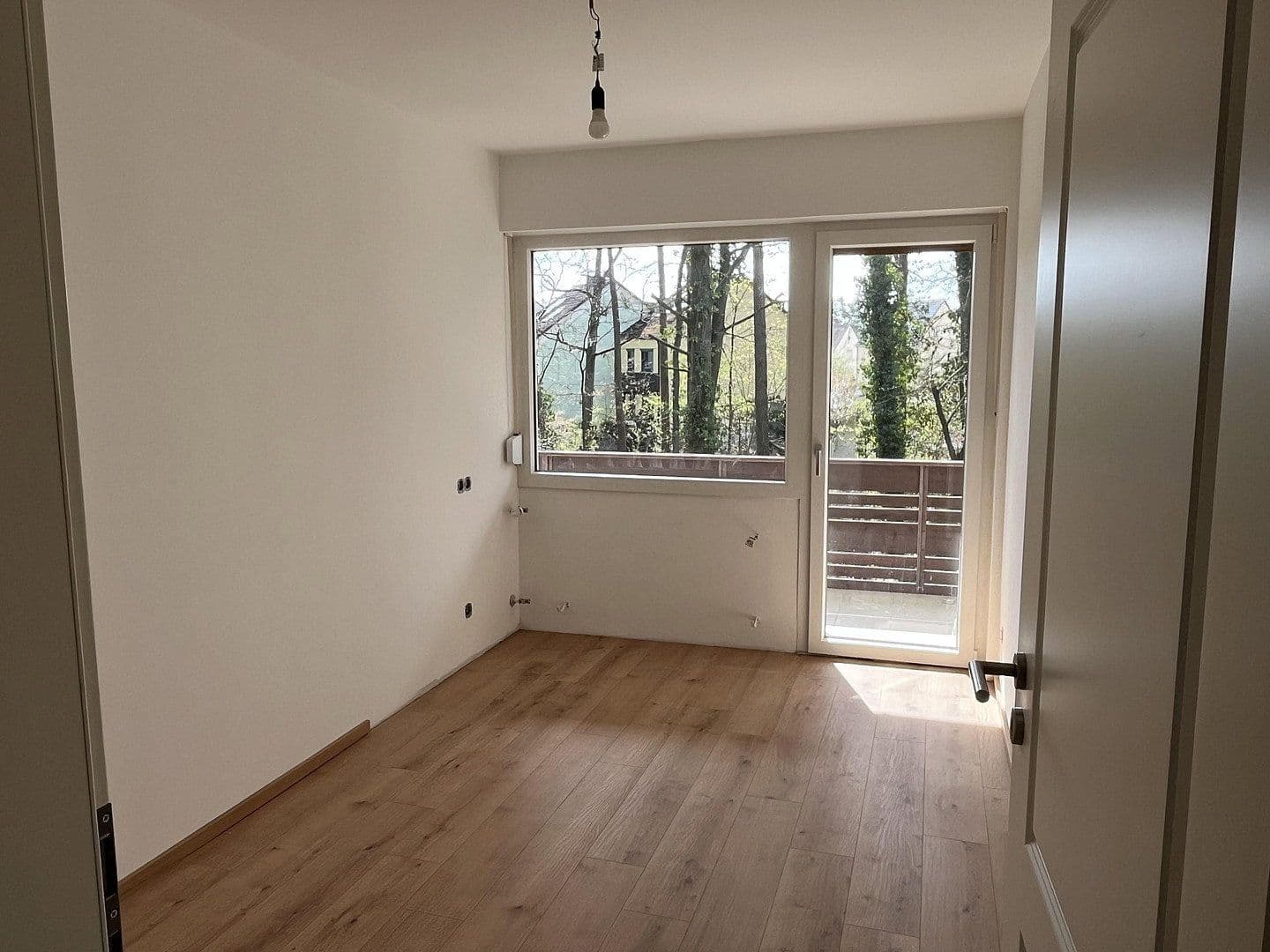 Prenájom domu 135 m², pozemek 720 m², Von-Bezzel Str 24, Erlangen, Bavorsko Prenájom domu 135 m², pozemek 720 m², Von-Bezzel Str 24, Erlangen, Bavorsko