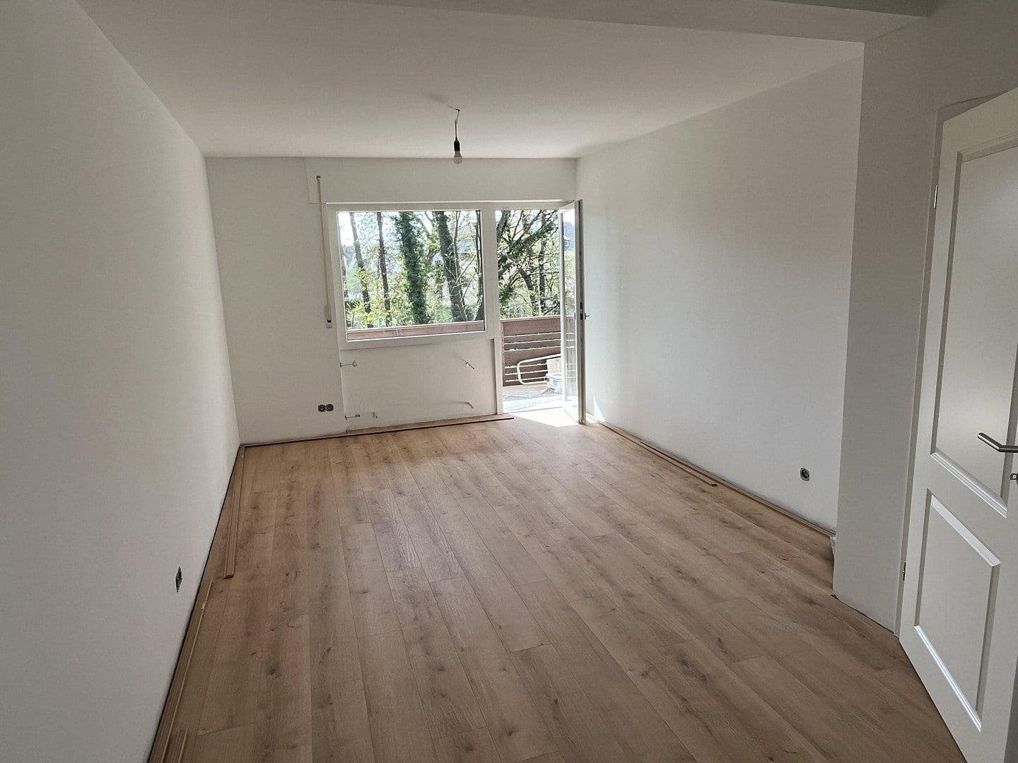 Prenájom domu 135 m², pozemek 720 m², Von-Bezzel Str 24, Erlangen, Bavorsko Prenájom domu 135 m², pozemek 720 m², Von-Bezzel Str 24, Erlangen, Bavorsko