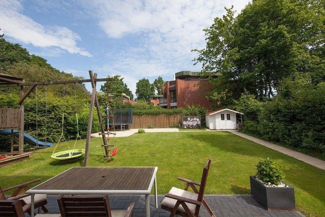 Prenájom domu 210 m², pozemek 400 m², Hamburg, Hamburg Prenájom domu 210 m², pozemek 400 m², Hamburg, Hamburg