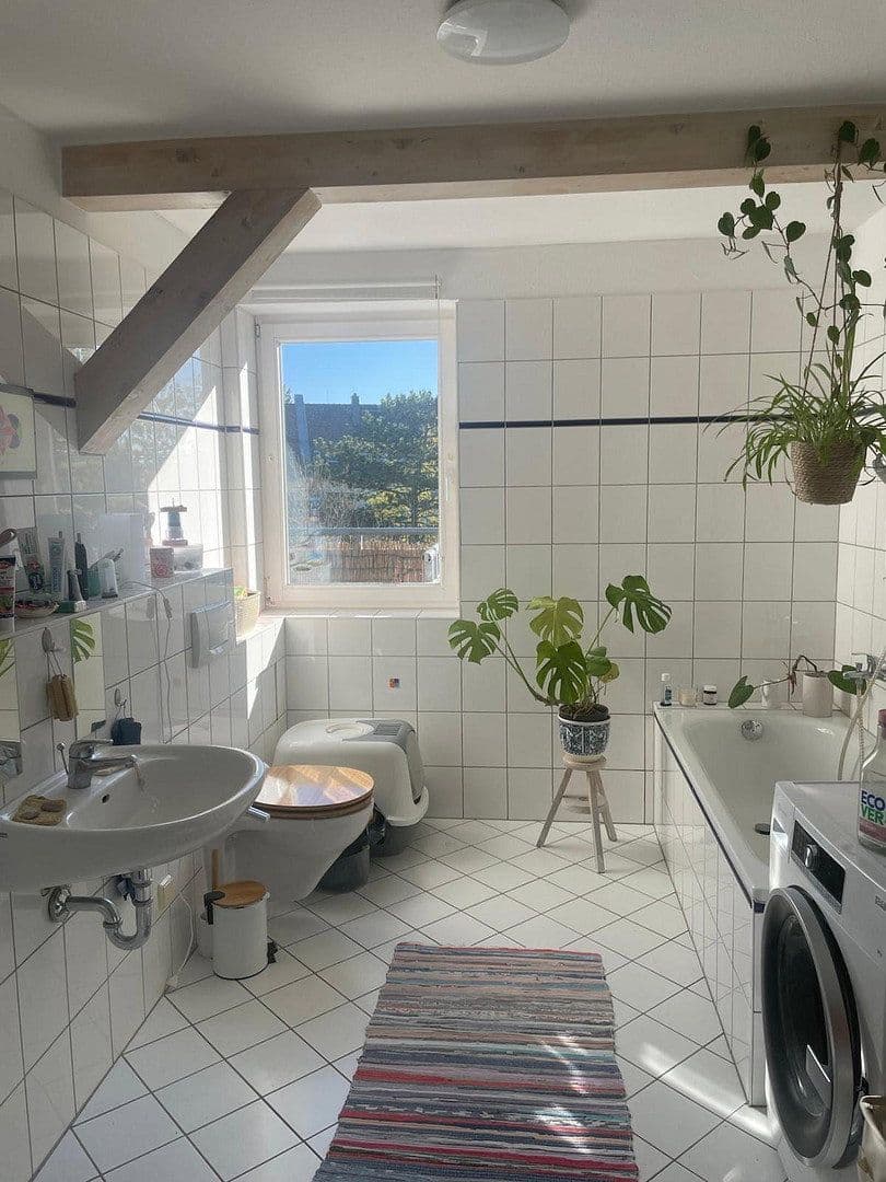 Prenájom bytu 3-izbový 105 m², Markkleeberg, Sasko Prenájom bytu 3-izbový 105 m², Markkleeberg, Sasko