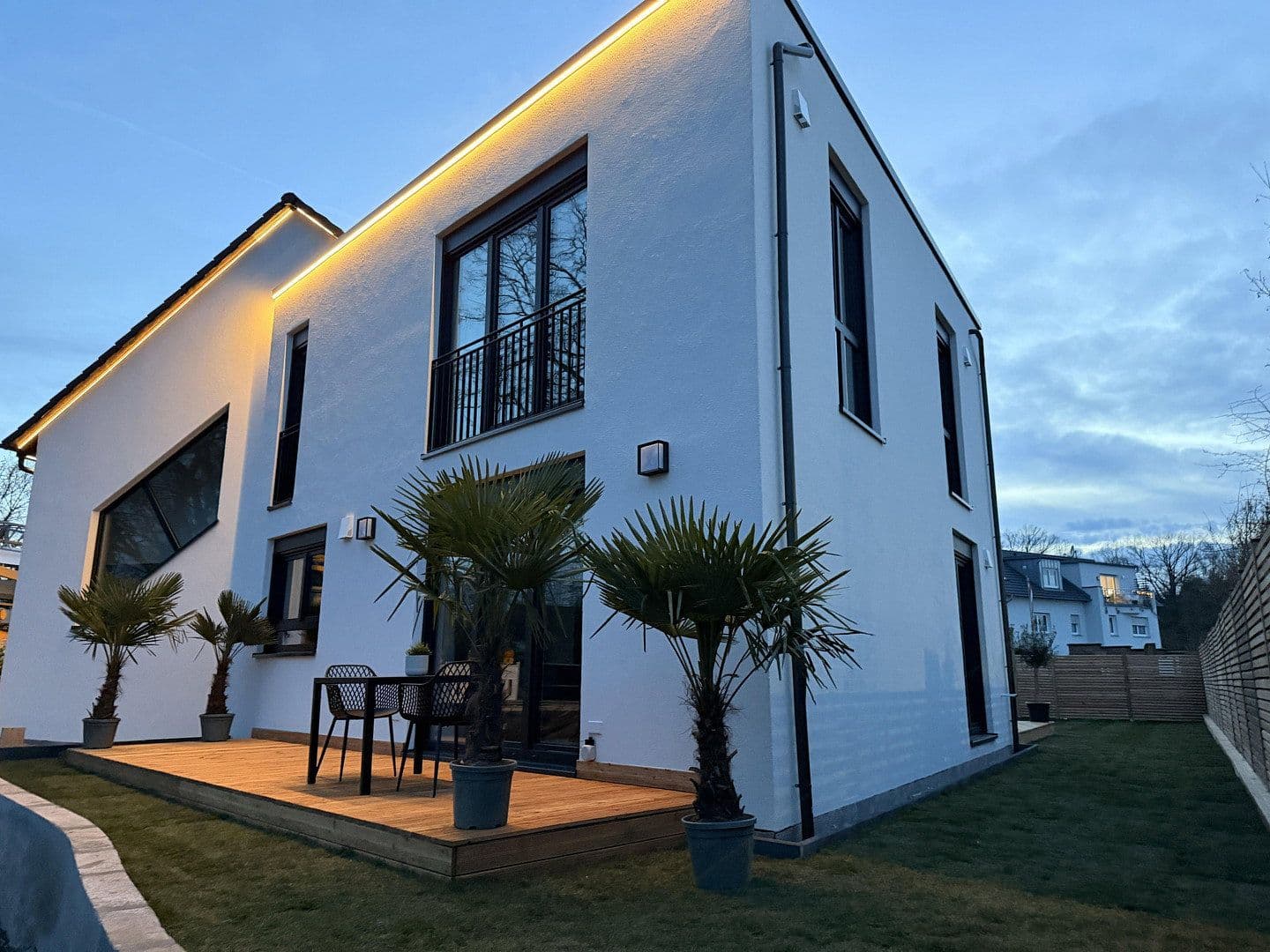 Predaj domu 161 m², pozemek 318 m², Erlangen, Bavorsko Predaj domu 161 m², pozemek 318 m², Erlangen, Bavorsko