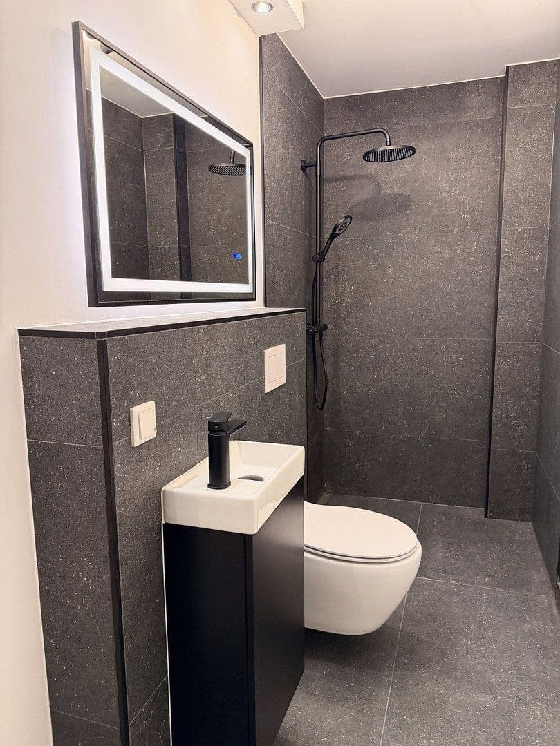 Predaj domu 161 m², pozemek 318 m², Erlangen, Bavorsko Predaj domu 161 m², pozemek 318 m², Erlangen, Bavorsko