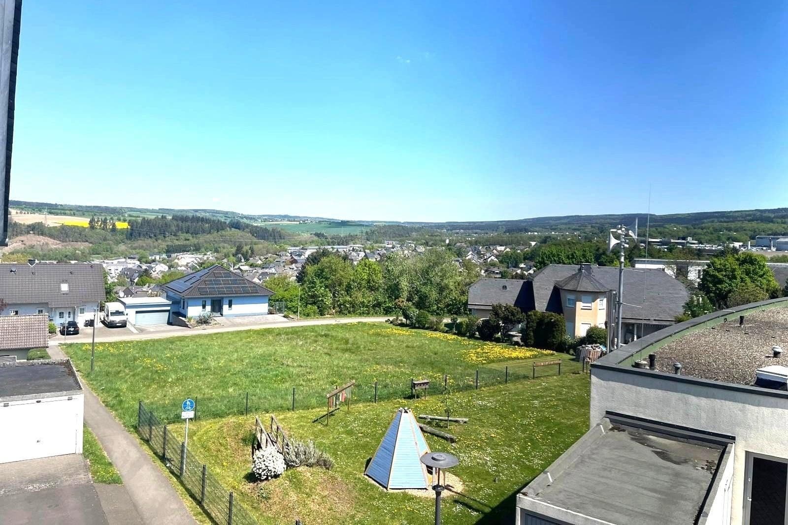 Prenájom bytu 4-izbový 108 m², Morbach, Porýnie-Falcko Prenájom bytu 4-izbový 108 m², Morbach, Porýnie-Falcko