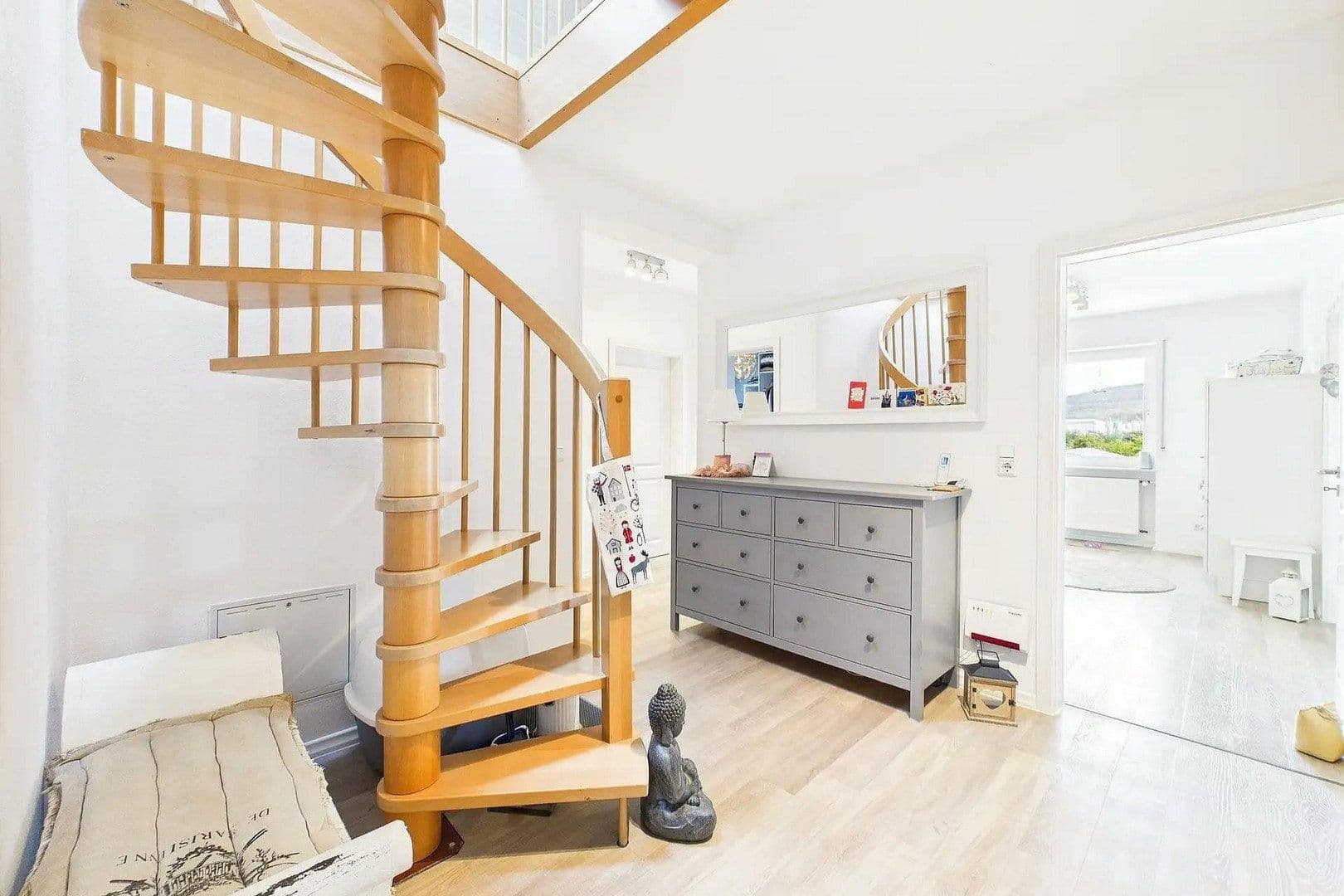 Prenájom bytu 4-izbový 108 m², Morbach, Porýnie-Falcko Prenájom bytu 4-izbový 108 m², Morbach, Porýnie-Falcko