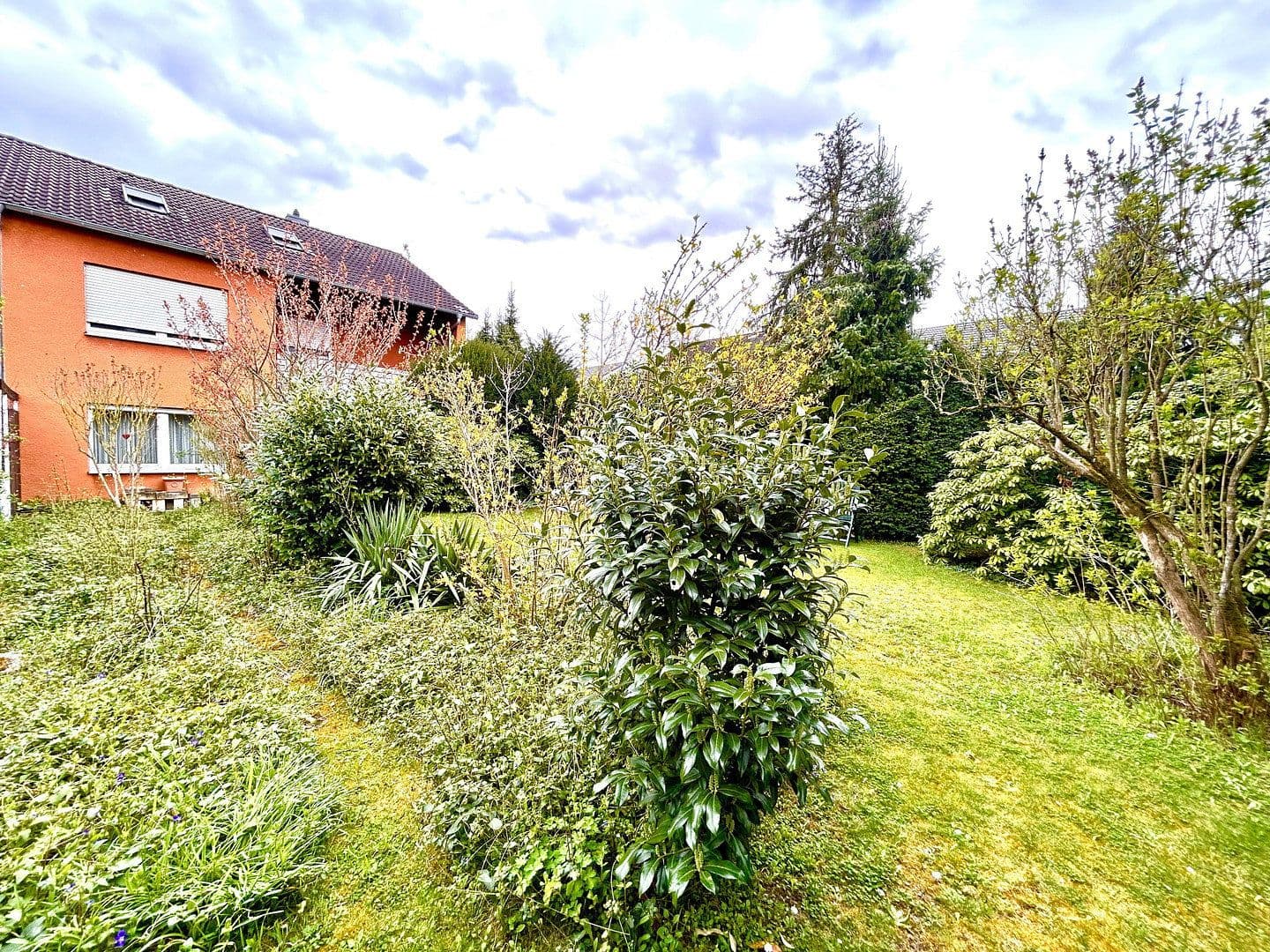 Predaj domu 177 m², pozemek 371 m², Frankfurt, Hesensko Predaj domu 177 m², pozemek 371 m², Frankfurt, Hesensko