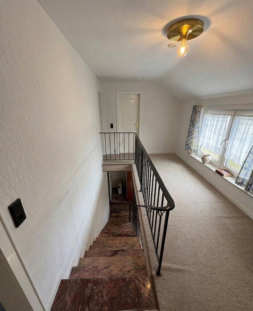 Predaj domu 111 m², pozemek 554 m², Kürten, Severné Porýnie - Westfálsko Predaj domu 111 m², pozemek 554 m², Kürten, Severné Porýnie - Westfálsko