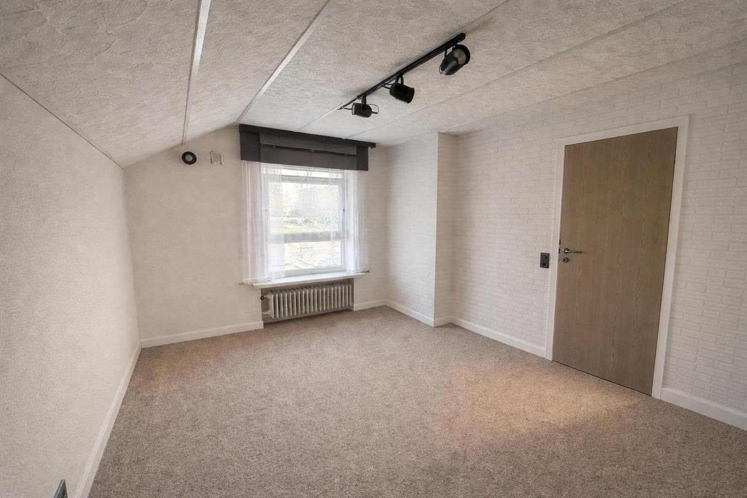 Predaj domu 111 m², pozemek 554 m², Kürten, Severné Porýnie - Westfálsko Predaj domu 111 m², pozemek 554 m², Kürten, Severné Porýnie - Westfálsko