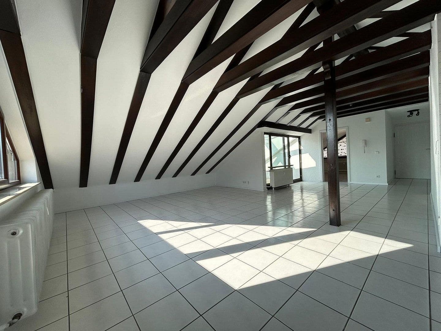 Prenájom bytu 3-izbový 74 m², Röngtenstr. 10, Karlsdorf-Neuthard, Bádensko-Wurttembersko Prenájom bytu 3-izbový 74 m², Röngtenstr. 10, Karlsdorf-Neuthard, Bádensko-Wurttembersko