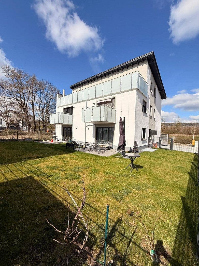 Prenájom bytu 4-izbový 125 m², Offenbach am Main, Hesensko Prenájom bytu 4-izbový 125 m², Offenbach am Main, Hesensko