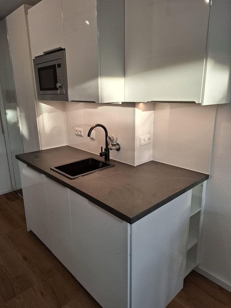 Prenájom bytu 1-izbový 30 m², Jakob-Hagenbucher Straße, München, Bavorsko Prenájom bytu 1-izbový 30 m², Jakob-Hagenbucher Straße, München, Bavorsko