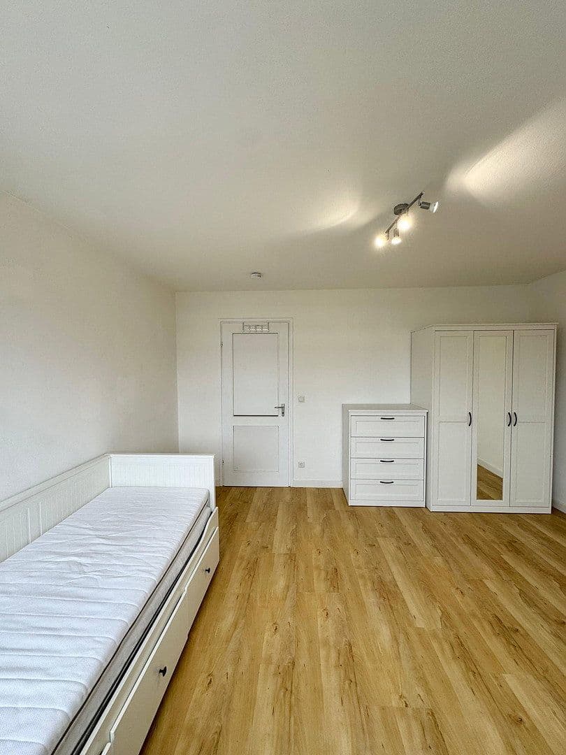 Prenájom bytu 1-izbový 80 m², Frankfurter Ring 14, München, Bavorsko Prenájom bytu 1-izbový 80 m², Frankfurter Ring 14, München, Bavorsko