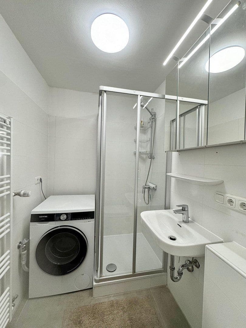 Prenájom bytu 1-izbový 80 m², Frankfurter Ring 14, München, Bavorsko Prenájom bytu 1-izbový 80 m², Frankfurter Ring 14, München, Bavorsko