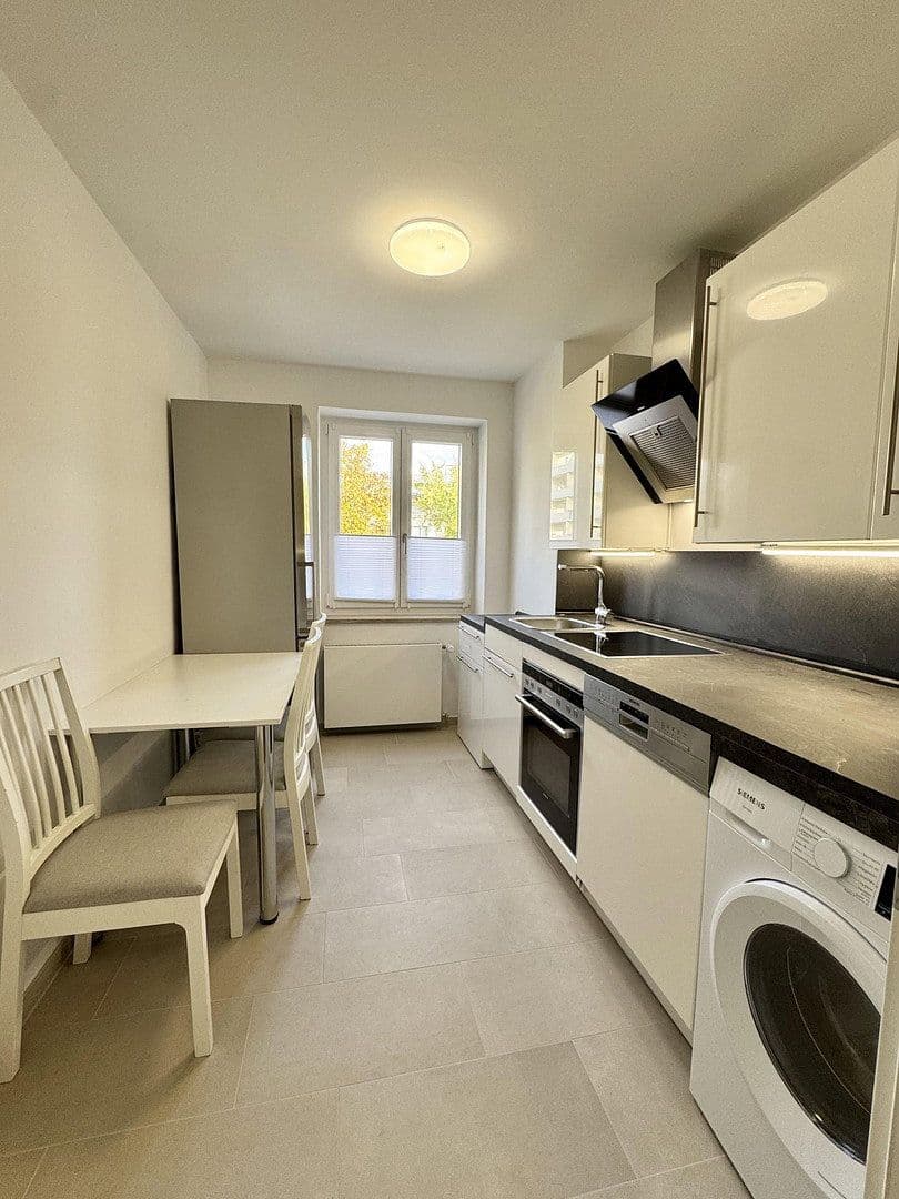 Prenájom bytu 1-izbový 80 m², Frankfurter Ring 14, München, Bavorsko Prenájom bytu 1-izbový 80 m², Frankfurter Ring 14, München, Bavorsko