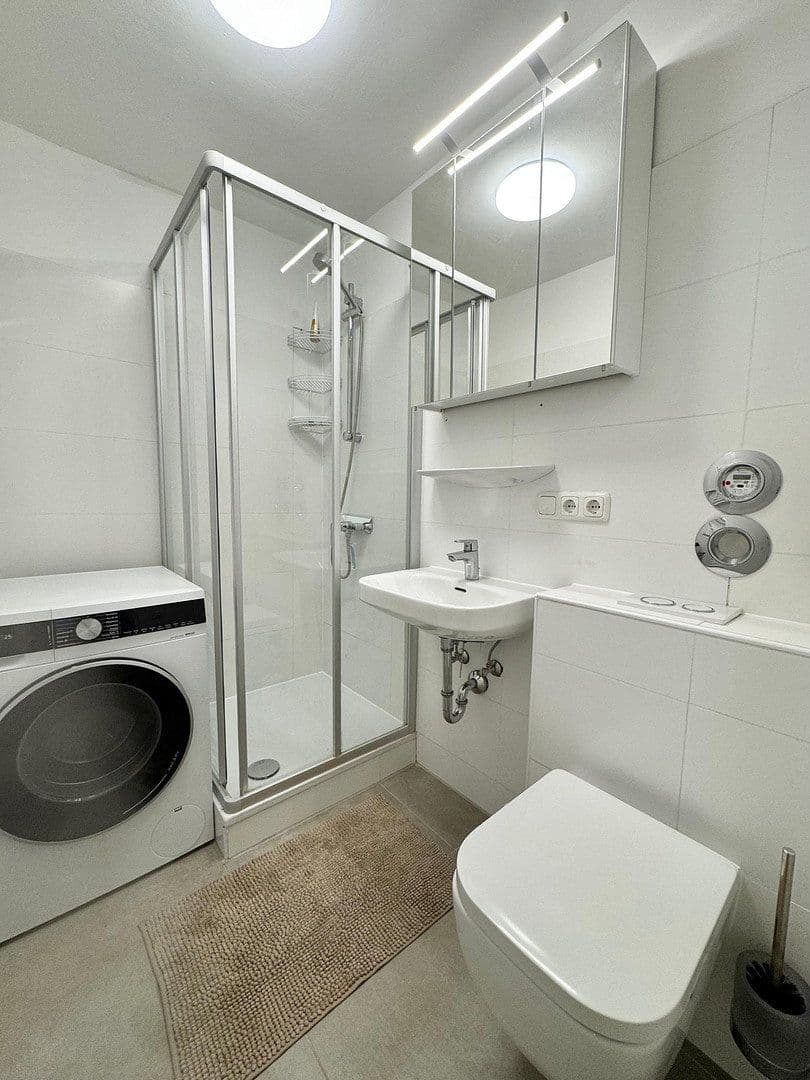 Prenájom bytu 1-izbový 80 m², Frankfurter Ring 14, München, Bavorsko Prenájom bytu 1-izbový 80 m², Frankfurter Ring 14, München, Bavorsko