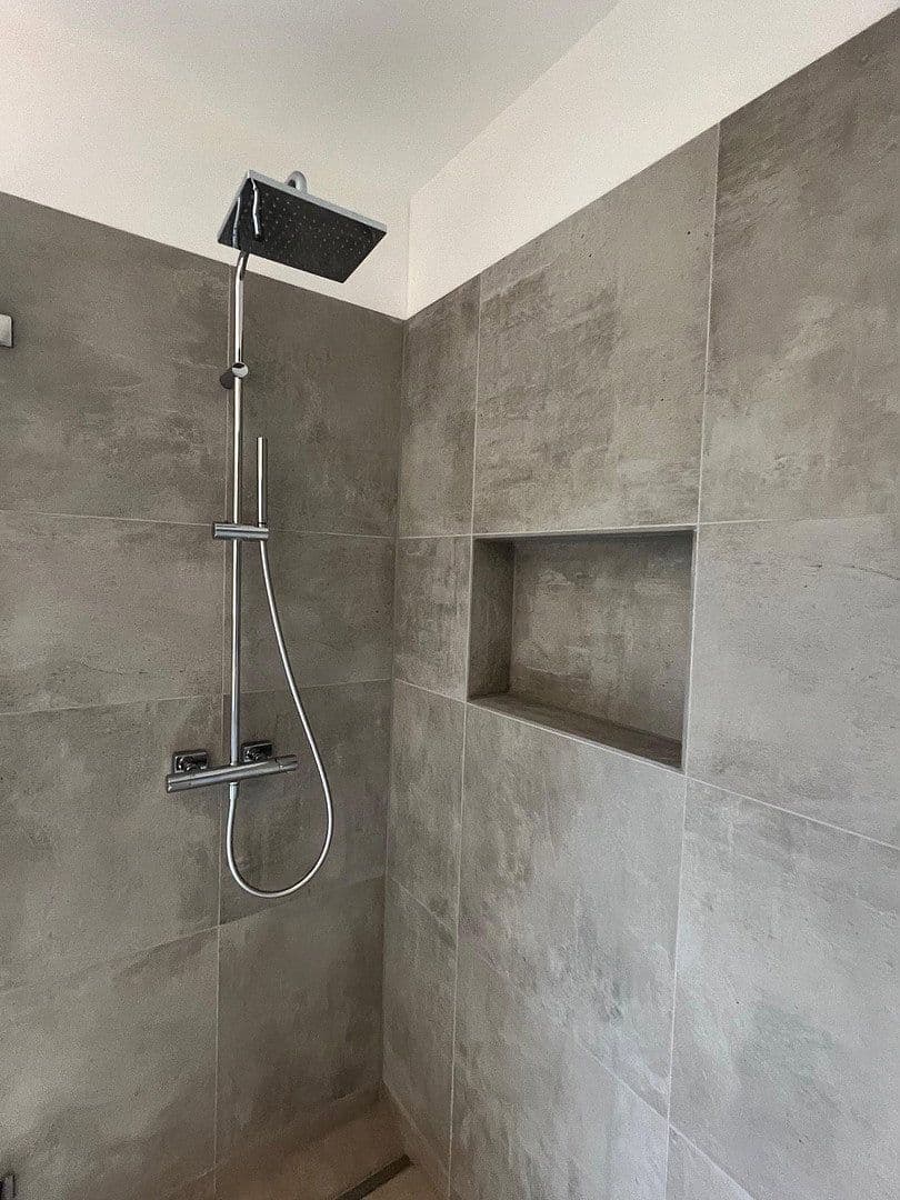 Prenájom bytu 3-izbový 95 m², Ostendorfstraße 37, Berlin, Berlín Prenájom bytu 3-izbový 95 m², Ostendorfstraße 37, Berlin, Berlín