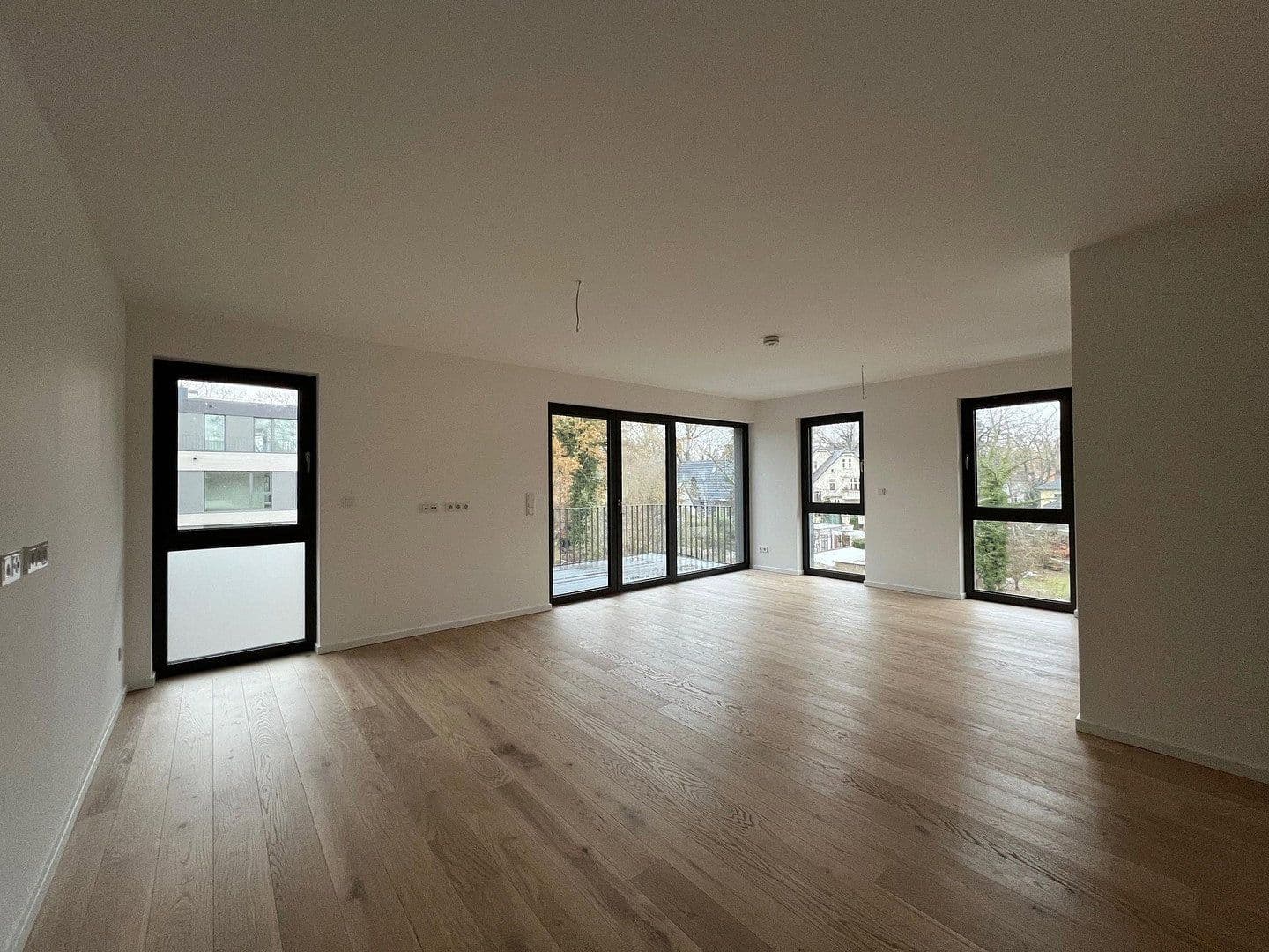 Prenájom bytu 3-izbový 95 m², Ostendorfstraße 37, Berlin, Berlín Prenájom bytu 3-izbový 95 m², Ostendorfstraße 37, Berlin, Berlín