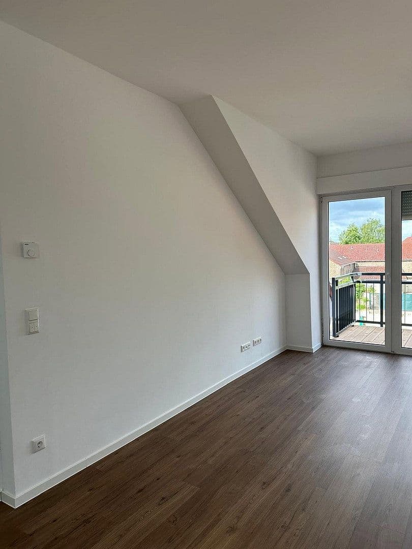 Prenájom bytu 2-izbový 55 m², Hamburger Allee 51, Nauen, Brandenbursko Prenájom bytu 2-izbový 55 m², Hamburger Allee 51, Nauen, Brandenbursko