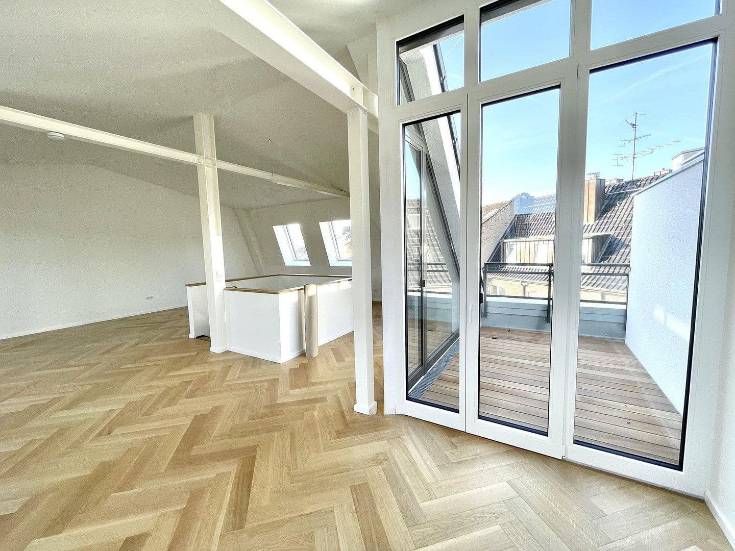 Predaj bytu 5-izbový 126 m², Schinkelstr. 80, Düsseldorf, Severné Porýnie - Westfálsko Predaj bytu 5-izbový 126 m², Schinkelstr. 80, Düsseldorf, Severné Porýnie - Westfálsko