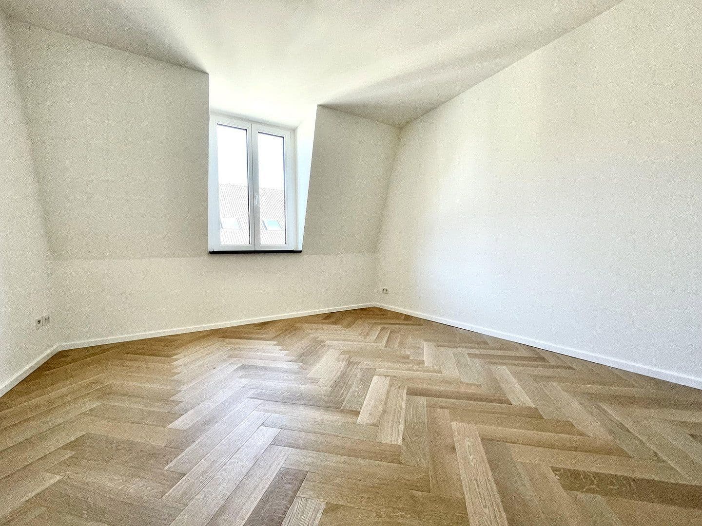 Predaj bytu 5-izbový 126 m², Schinkelstr. 80, Düsseldorf, Severné Porýnie - Westfálsko Predaj bytu 5-izbový 126 m², Schinkelstr. 80, Düsseldorf, Severné Porýnie - Westfálsko