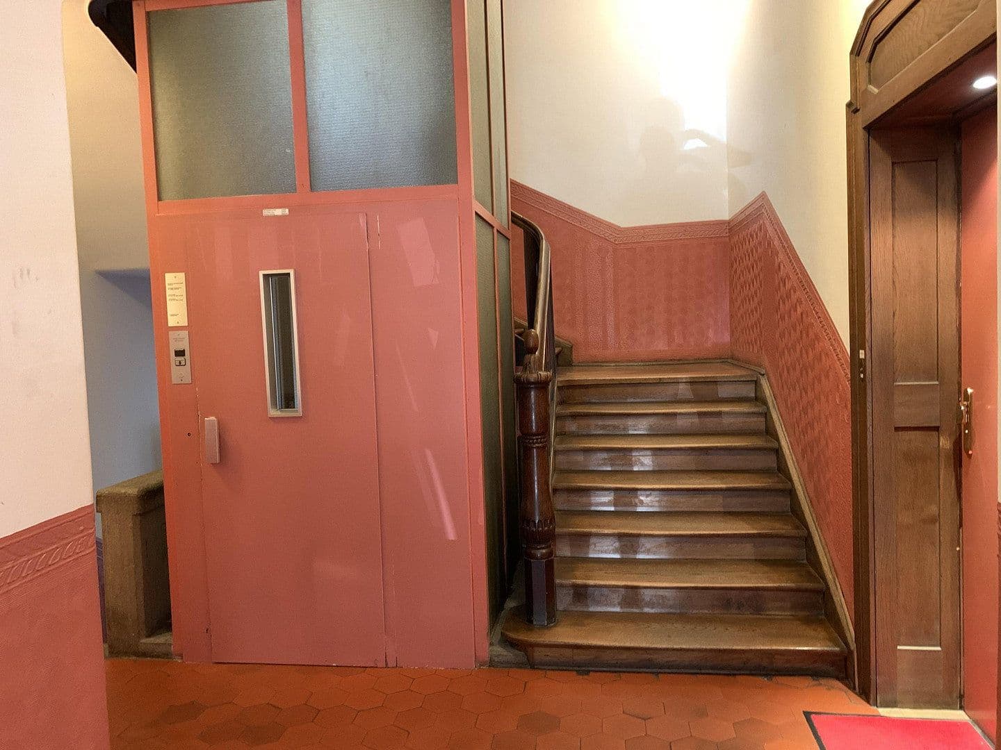 Prenájom kancelárie 395 m², Clemensstraße 30, München, Bavorsko Prenájom kancelárie 395 m², Clemensstraße 30, München, Bavorsko